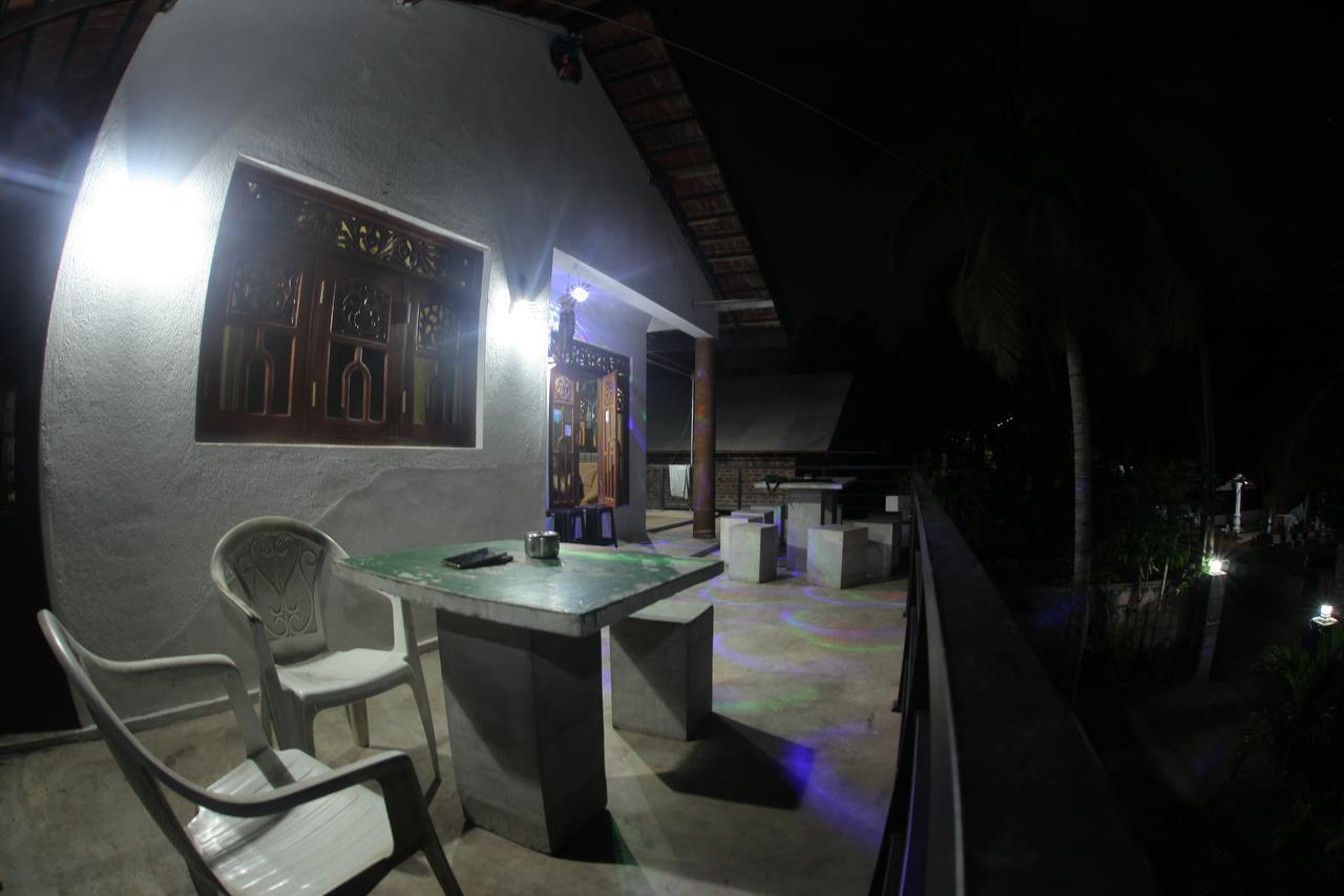 Airport Tourist Hostel Katunayake Exterior photo