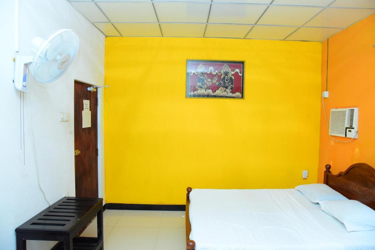 Airport Tourist Hostel Katunayake Exterior photo