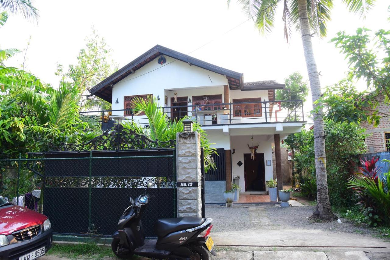 Airport Tourist Hostel Katunayake Exterior photo